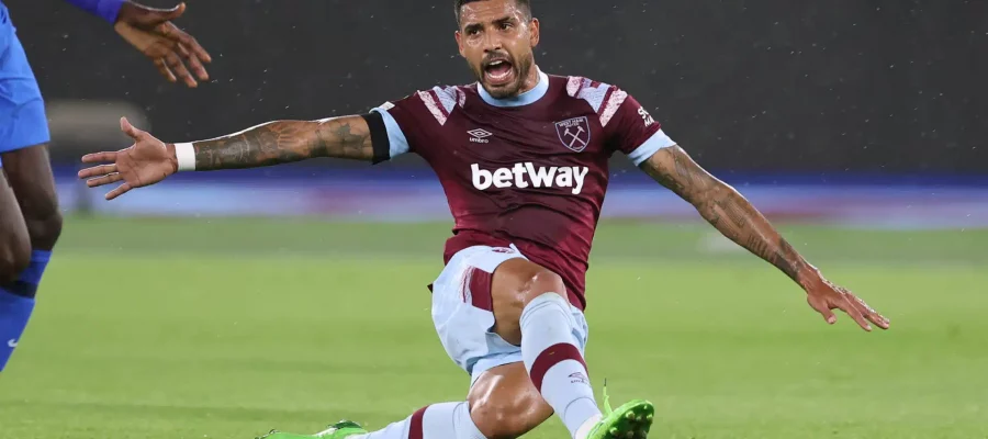 Milan have rekindled their interest in Emerson Palmieri, whom they have pursued a few times in previous windows. He might replace Theo Hernandez.