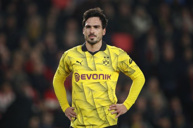 Napoli are rivaling Roma in the fray to sign Mats Hummels on a free. The Partenopei want multiple defensive reinforcements.