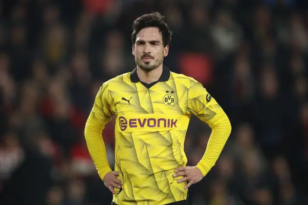Napoli are rivaling Roma in the fray to sign Mats Hummels on a free. The Partenopei want multiple defensive reinforcements.