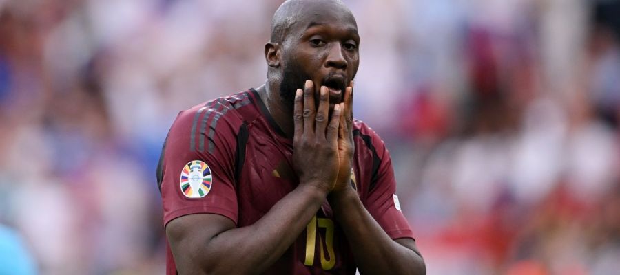 Romelu Lukaku would have no problem joining Milan despite his Inter past, as such a relationship ended very messily, and his previous beef Ibrahimovic.