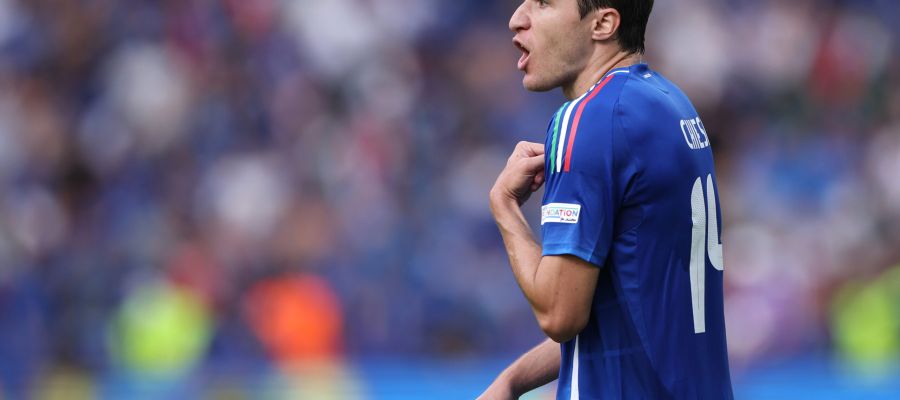 Federico Chiesa will return to Turin on Tuesday after being given a few extra days of vacation as he recently got married.