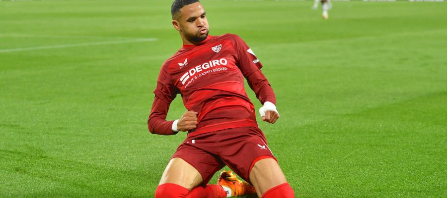 Roma are determined to add a prolific striker this summer and have revived their pursuit of Youssef En-Nesyri, who's in demand.