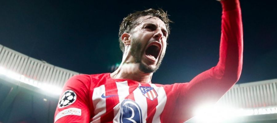 Mario Hermoso is keen on joining Napoli and working with Antonio Conte, but he won’t wait for them for too much longer due to other offers.