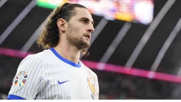 Juventus officialized the end of the negotiation to bring back Adrien Rabiot on Thursday. There’s not a clear favorite to sign him at this stage.