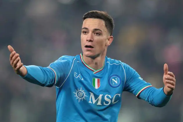 Juventus are trying to part ways with Federico Chiesa and are contemplating offering Napoli a swap with Giacomo Raspadori. The winger is unlikely to stay.