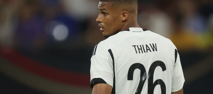 Milan have been busy chasing after a defender, Strahinja Pavlovic, but risk losing one of their own, Malick Thiaw, as Newcastle United are ready to rekindle their efforts