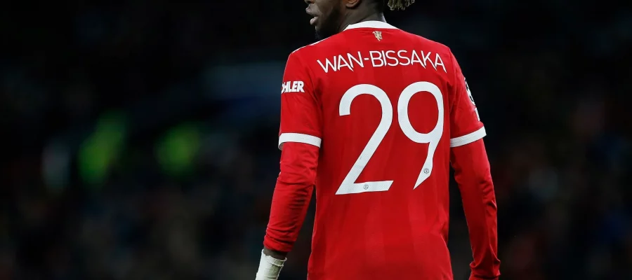 Milan are struggling to come to terms with Tottenham about the fee for Emerson Royal and have been proposed Aaron Wan-Bissa and Issa Kaboré.