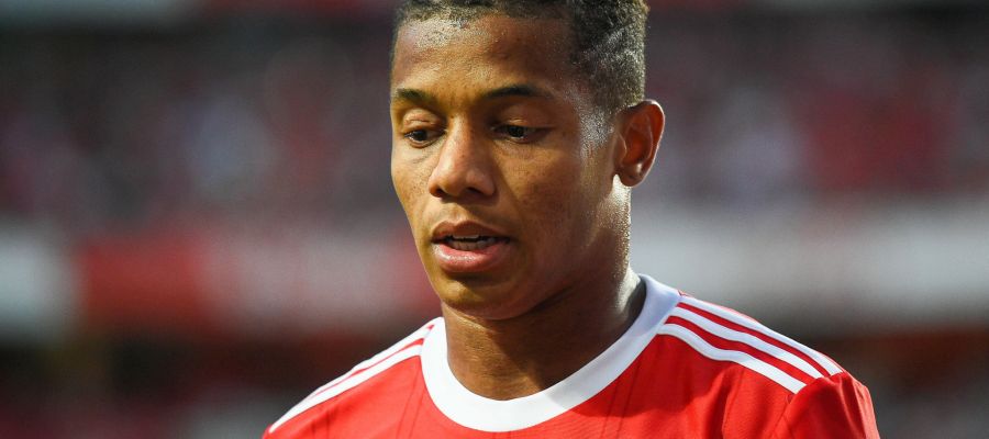 Napoli intend to complete a trifecta of additions in short order, and David Neres could be the first one to seal the move. PSV are keen on him too.