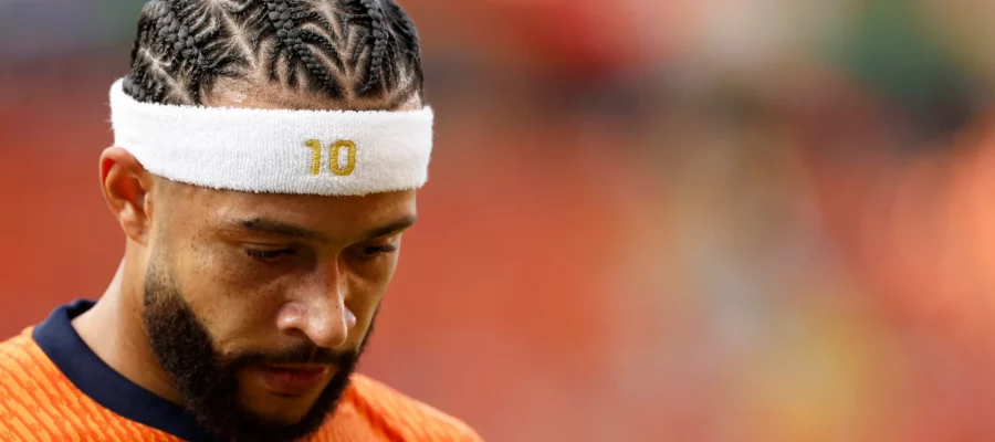 Roma have been offered Memphis Depay, who’s still searching for a new home deep into the summer. He left Atletico Madrid as a free agent in June.