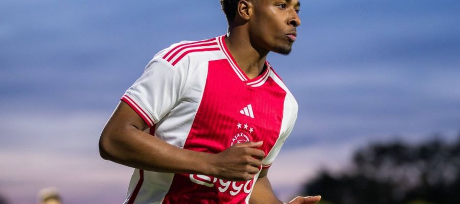 Milan continue to operate to shore up their midfield, and the deal to acquire Silvano Vos from Ajax is progressing nicely