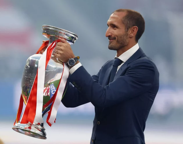 As rumored during the summer, Giorgio Chiellini is back at Juventus in an executive role. The club made the announcement on Sunday.