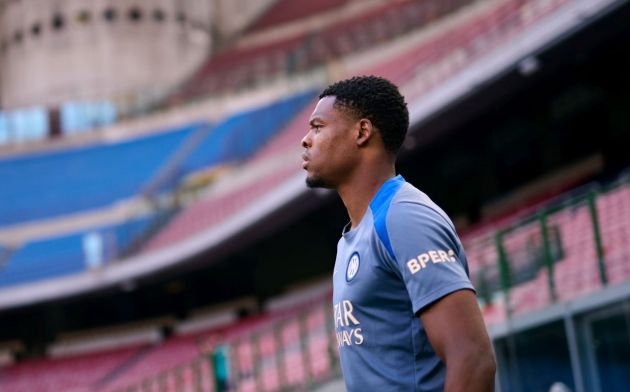 There’s optimism about Denzel Dumfries renewing his contract with Inter, but the signature doesn’t appear imminent just yet.