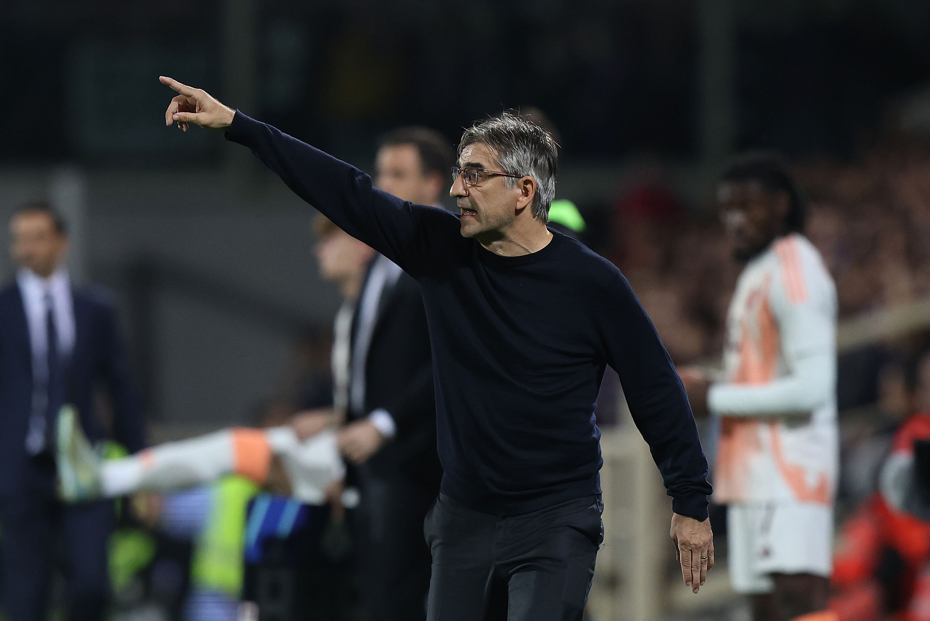 It doesn’t appear Juric will be sacked shortly after the shocking 5-1 loss to Fiorentina, also because Roma, also because of the midweek round.