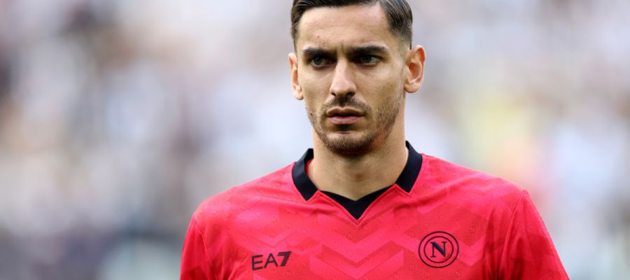 Napoli have begun haggling a pair of pivotal renewals, but things aren’t going as swimmingly as they hoped with Khvicha Kvaratskhelia and Alex Meret.