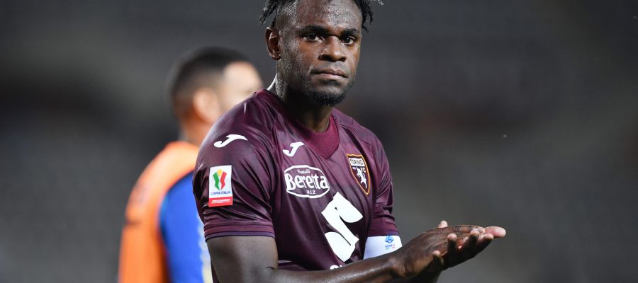 Duvan Zapata has been diagnosed with a torn ACL and two ruptured menisci after getting hurt late in the recent clash with Inter.