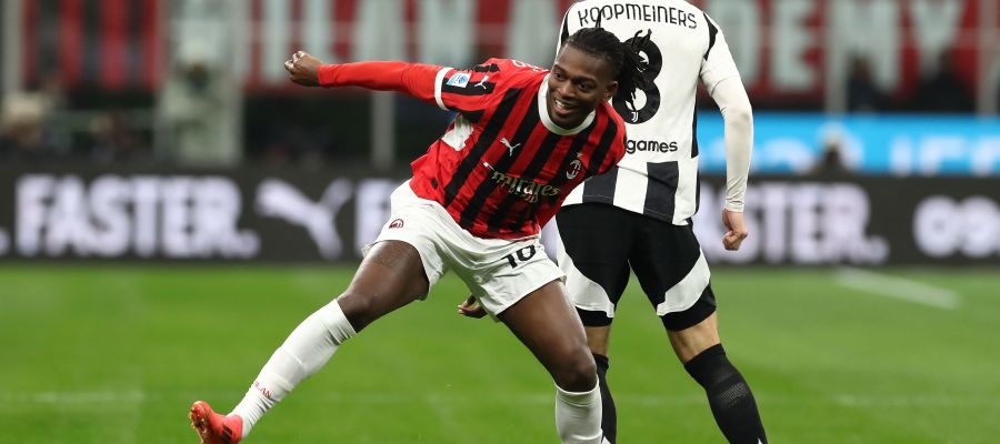 Rafael Leao will begin on the bench in Tuesday’s Champions League clash versus Slovan Bratislava. Noah Okafor will get the nod.