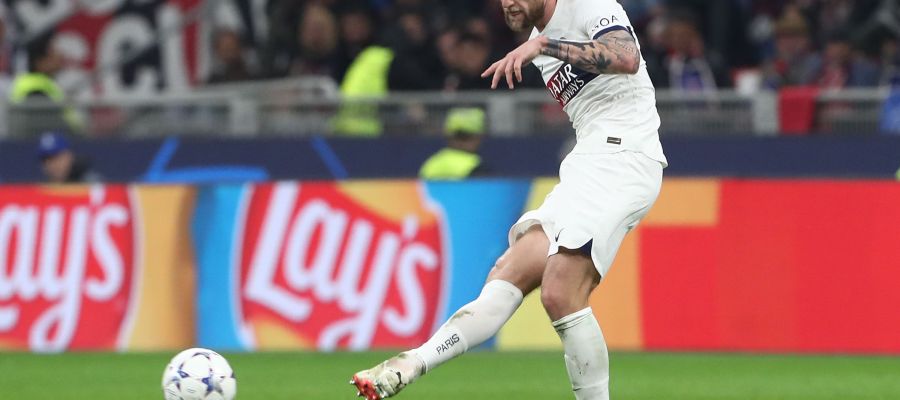 Napoli will go back to the drawing board after Danilo chose to return to Brazil and will re-examine previous and new targets to address their rearguard.