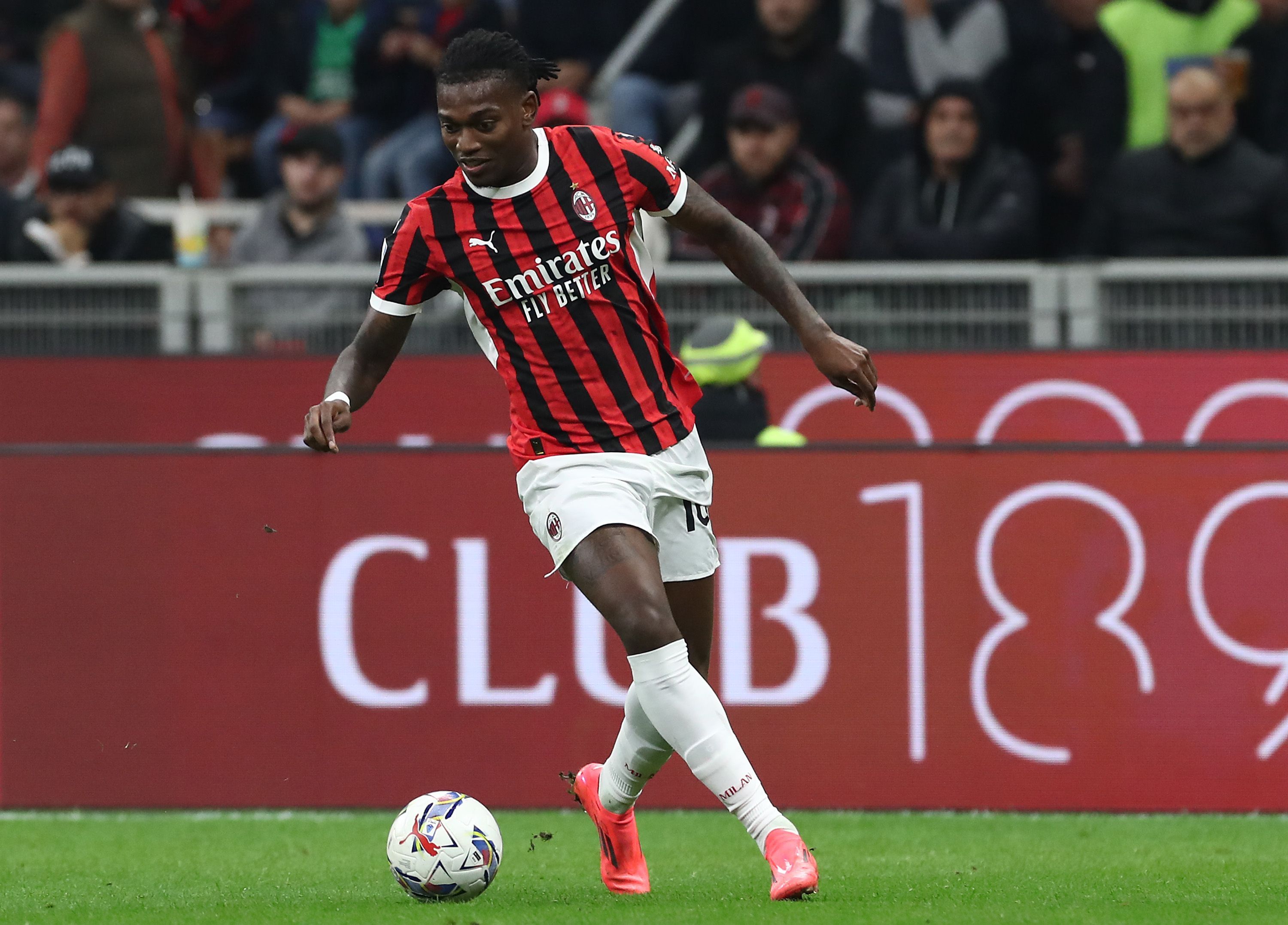 Barcelona are keeping an eye on what’s going on between Rafael Leao and Milan, as the star has been deployed from the bench often.