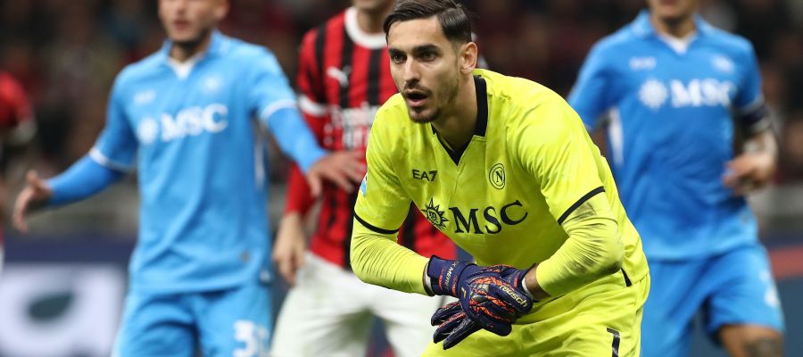 Napoli and the camp of Alex Meret have been negotiating an extension, but they haven’t been able to reach an agreement yet, and Inter are keeping tabs.