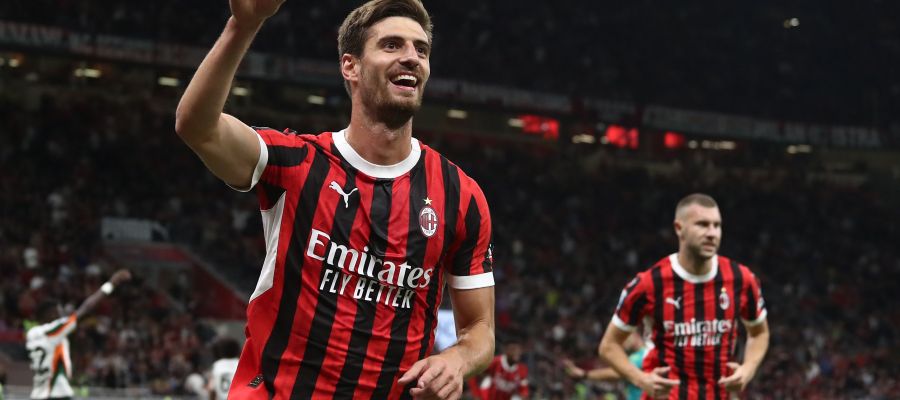 Milan are tending to the negotiations to renew the contracts of four linchpins and are confident they’ll be successful in each of them.