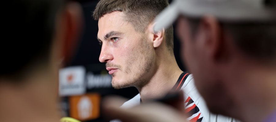 Juventus are exploring way to shore up their frontline and are mulling a move for Patrick Schick, who’s not seeing much action at Bayer Leverkusen.