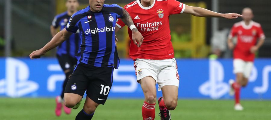 Juventus have run into troubles in the negotiations for their primary defensive targets, Fikayo Tomori, Antonio Silva, and David Hancko.