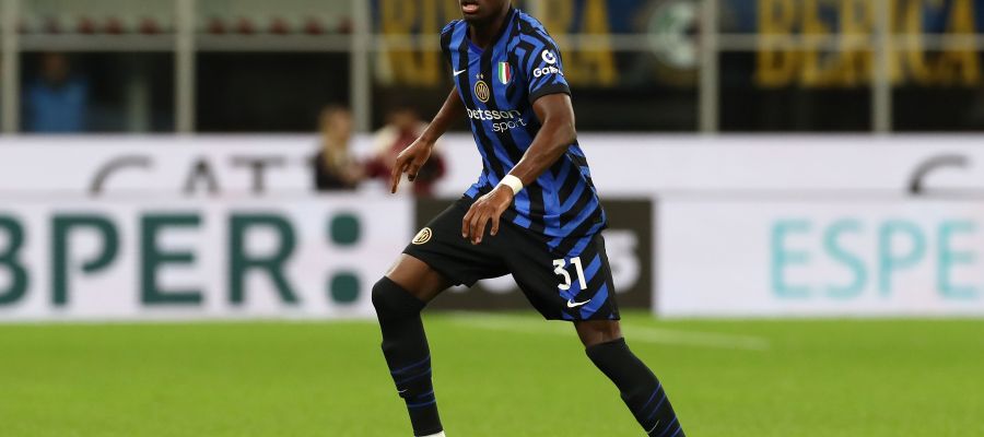 Inter are satisfied with the growth shown by Yann Aurel Bisseck since he has joined the team and are ready to reward him with a contract extension.