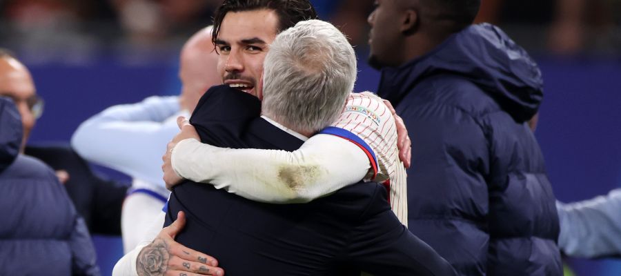 Theo Hernandez was on the bench but couldn’t have starred in the Nations League game versus Italy due to a knee contusion.