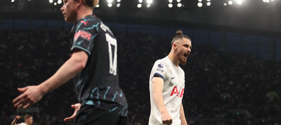 Radu Dragusin has been linked to Juventus and Napoli, which are both seeking a defender, but he won’t leave Tottenham midseason