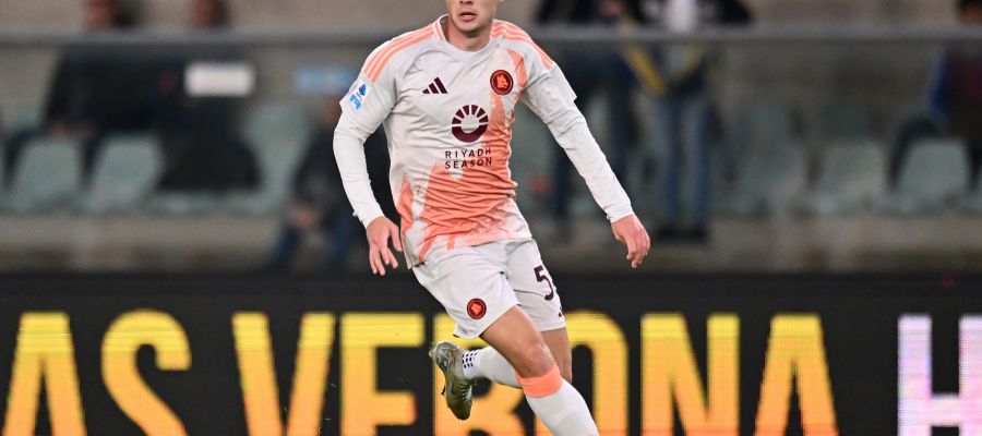 Nicola Zalewski had the opportunity to flee Roma in the summer as he was put on sale due to his short-term contract but opted to stay.