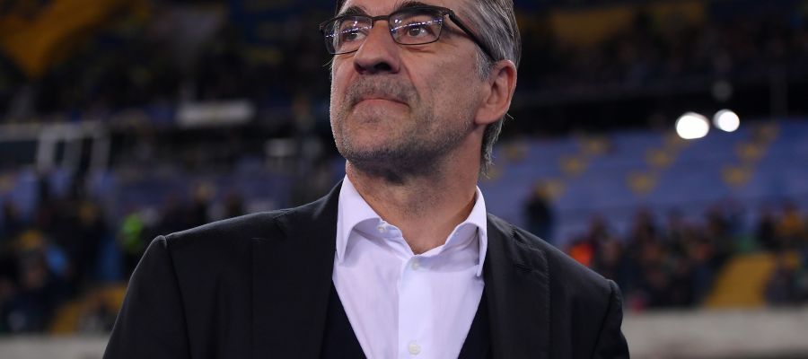 Despite a new round of rumors about other coaches, it was business as usual for Ivan Juric and Roma on Monday. The under-fire coach has led the practice