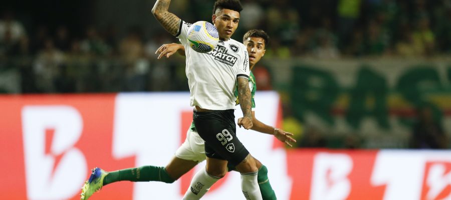 Inter are hunting for a defensive talent as they are unlikely to keep both Francesco Acerbi and Stefan De Vrij and have laid eyes on Vitor Reis.