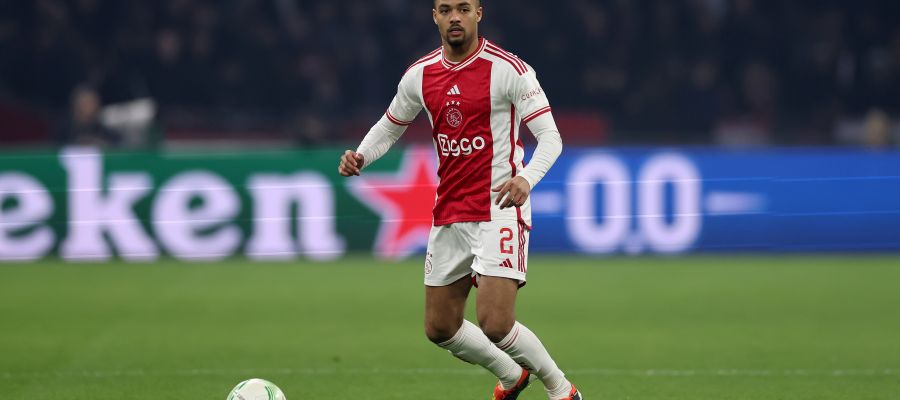 Roma are about to complete their first January signing, as Devyn Rensch flew in on Wednesday morning to take the medicals and take care of the formalities.