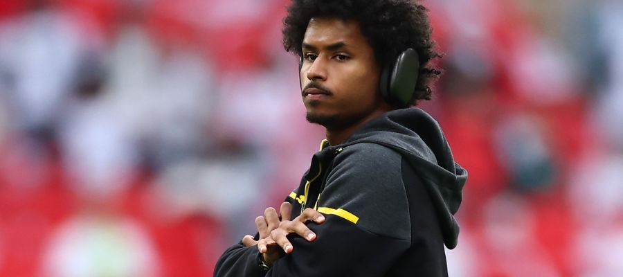 Napoli are facing an unexpected issue in their pursuit of Karim Adeyemi, as the player isn’t thrilled to move midseason and has other suitors.