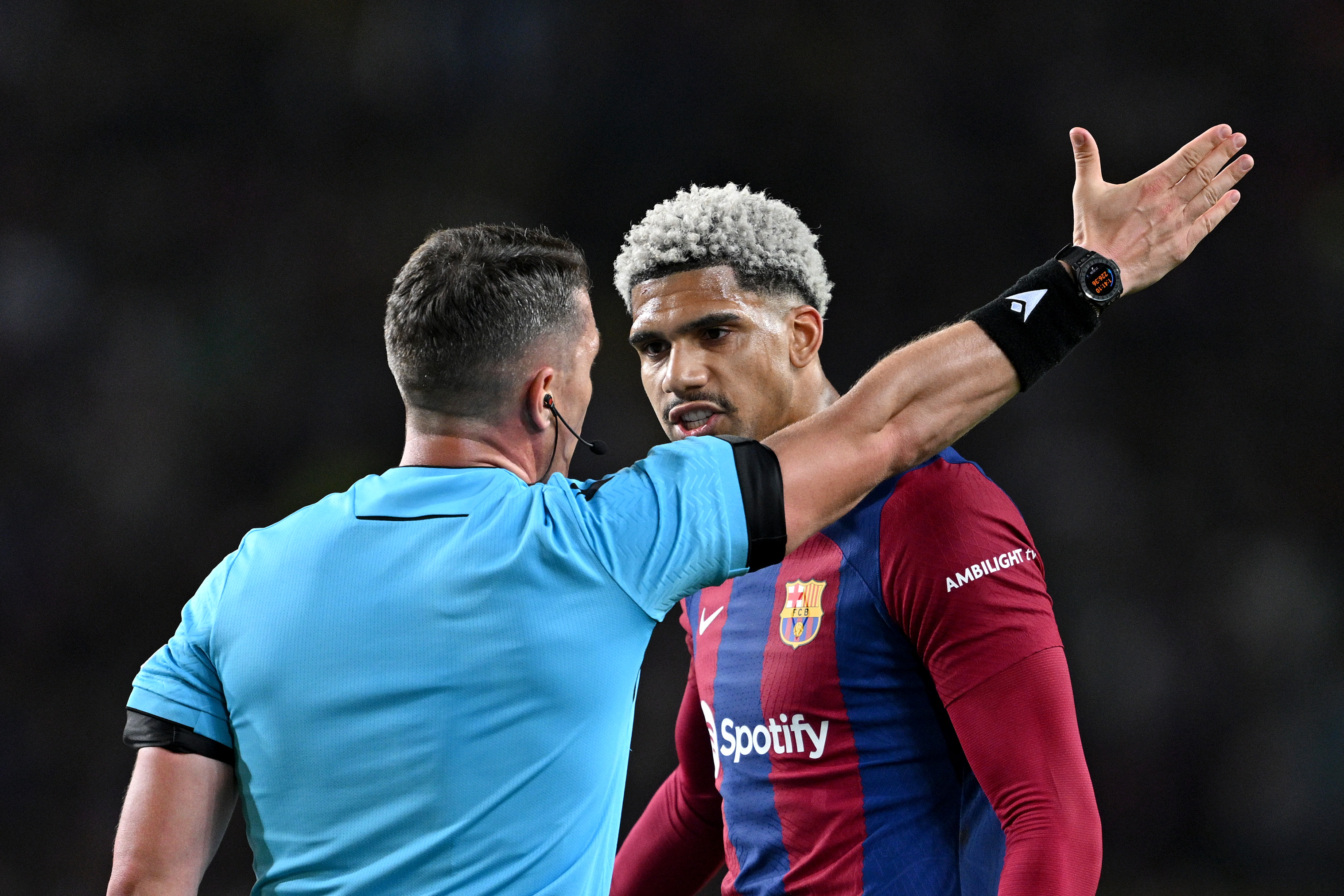 Juventus were preparing for the final push in their pursuit of Ronald Araujo, but Barcelona managed to make the defender change his mind.