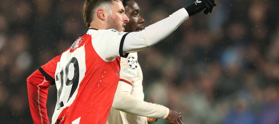 Milan were ready to launch their final offensive for Santiago Gimenez, but they are inevitably in a holding pattern becuase he got hurt.