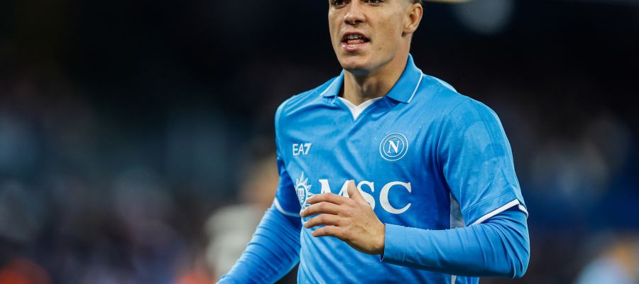 Antonio Conte is ready to go back to the scheme with which Napoli started the season, 3-5-2, to better cope with David Neres being unavailable.