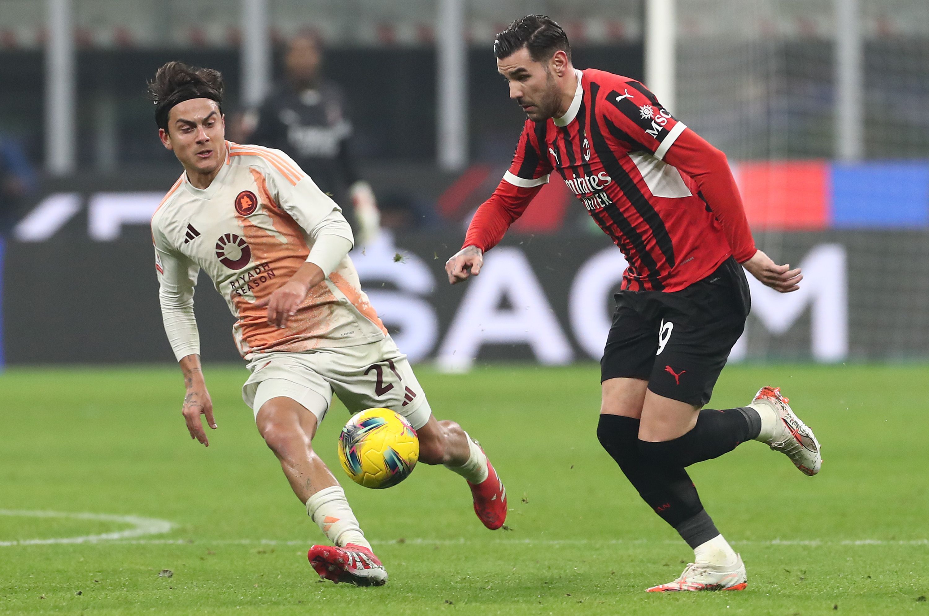 Paulo Dybala left the first leg of the Europa League playoff versus Porto late in the first half after banging knees with an opponent.