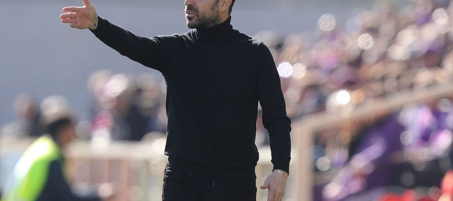 Como coach Cesc Fabregas previewed the match with Napoli and touched on a pair of hot-button topics while attending a charity event.