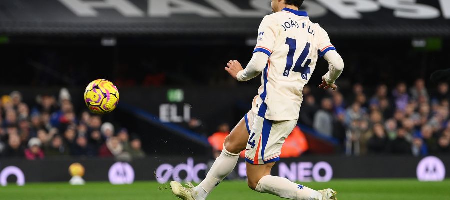 It’s shaping up to be two in, two out at Milan after Santiago Gimenez, as they agreed to a deal with Chelsea for Joao Felix and with Monza for Warren Bondo.