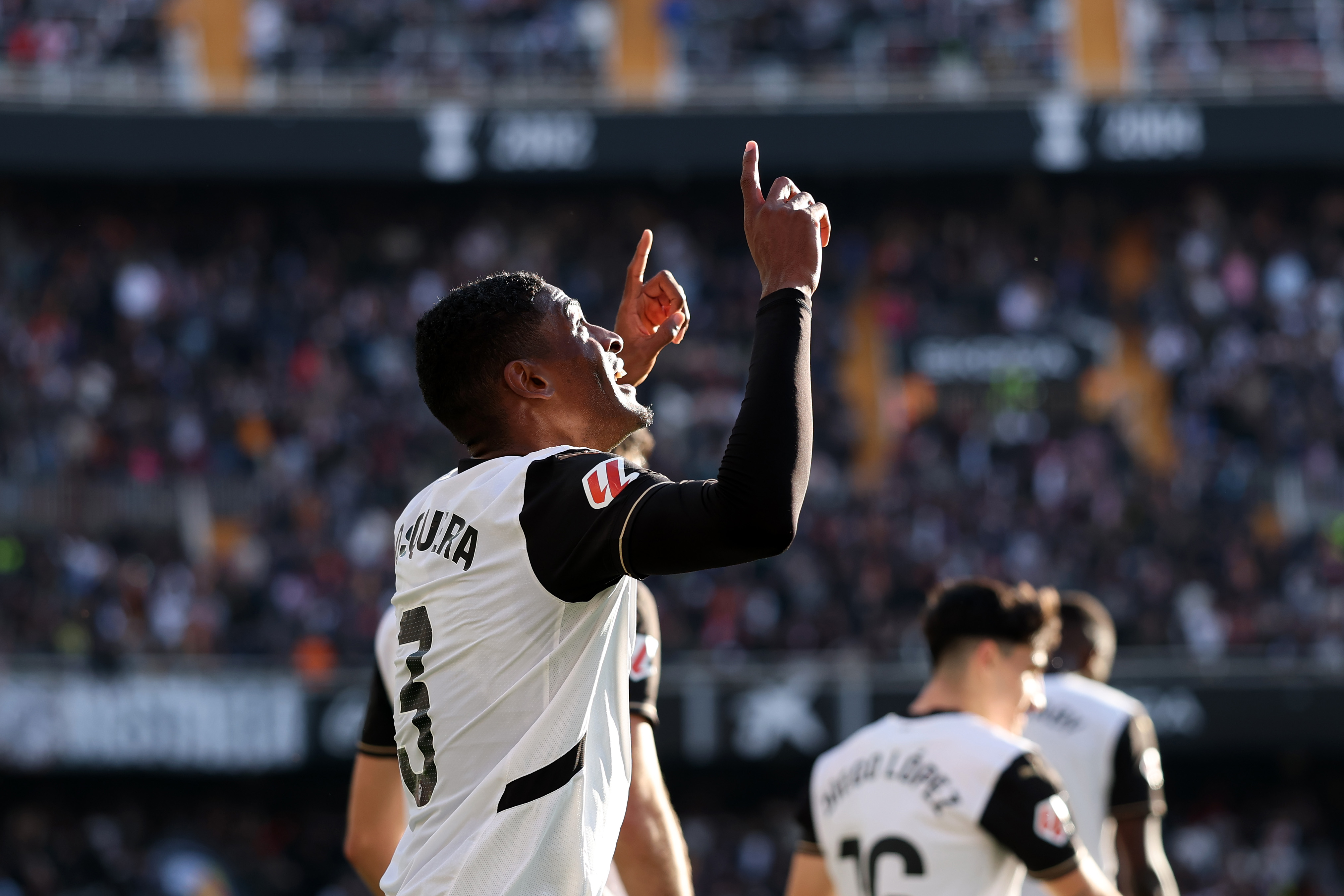 Juventus have barged into the race to sign Cristhian Mosquera from Valencia, who’ll be a hot commodity in the summer since his contract is up in 2026,