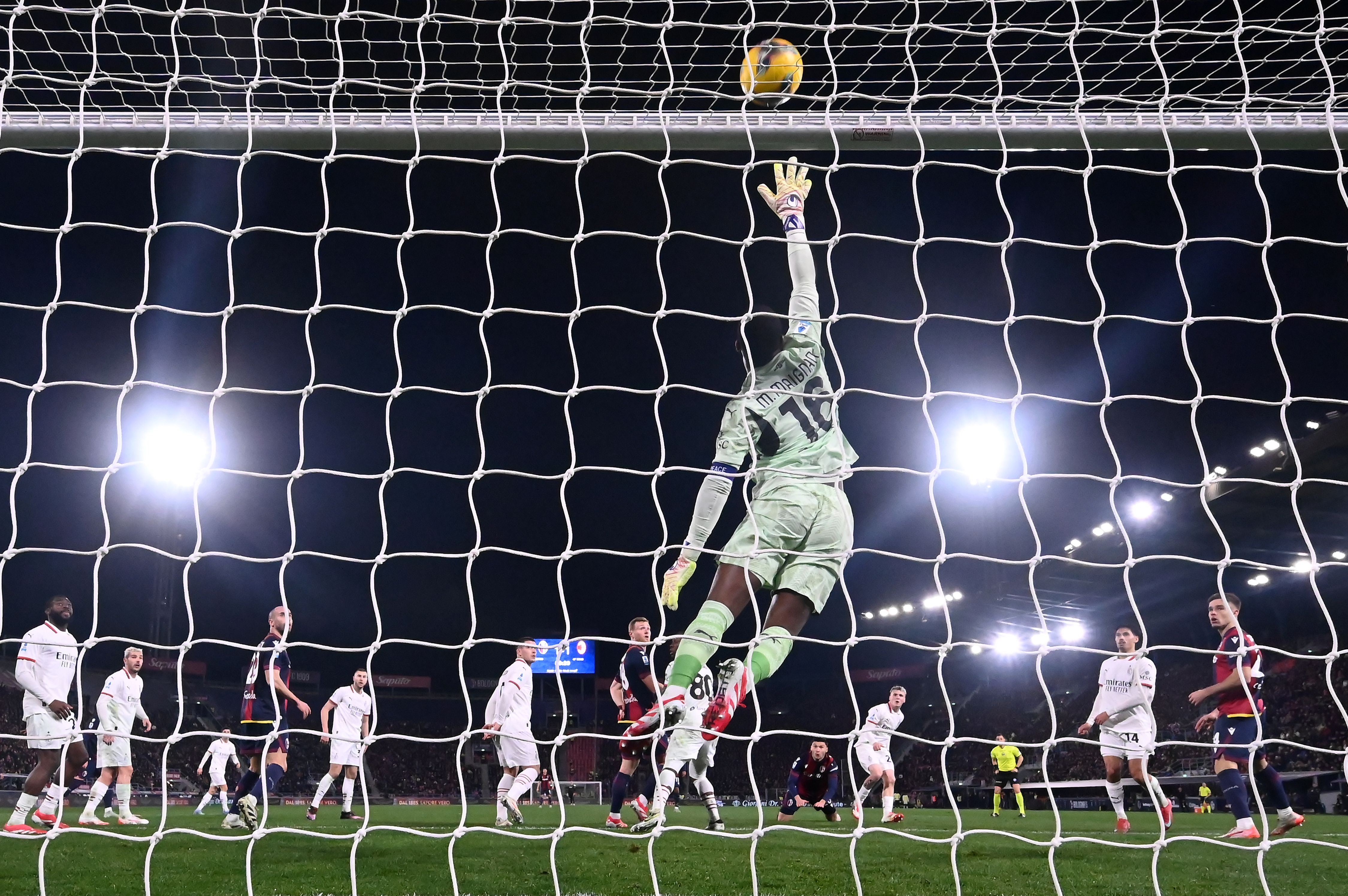 Milan formalized the Tijjani Reijnders extension and will do the same with Christian Pulisic, but things are stalling with Mike Maignan