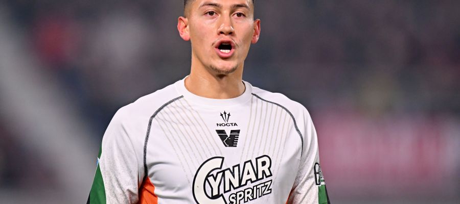 Inter are casting a wide net to find a new defender, and their emissaries were recently spotted at the Penzo stadium in Venezia to scout Jay Idzes in the Napoli game.