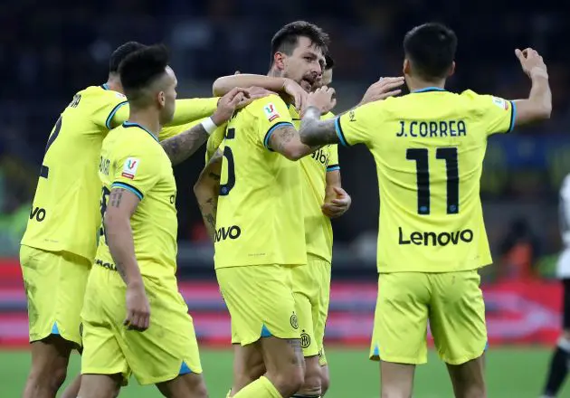 Inter will soon decide whether to activate their options on Francesco Acerbi and Stefan De Vrij, while Napoli will keep Alex Meret, agent Pastorello stated.