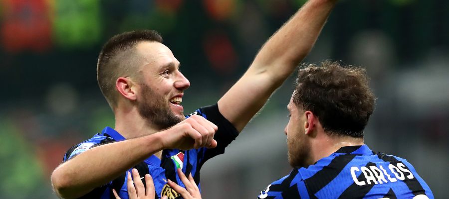 Inter are cooking up at least one significant defensive addition, but Stefan De Vrij is expected to stay put.