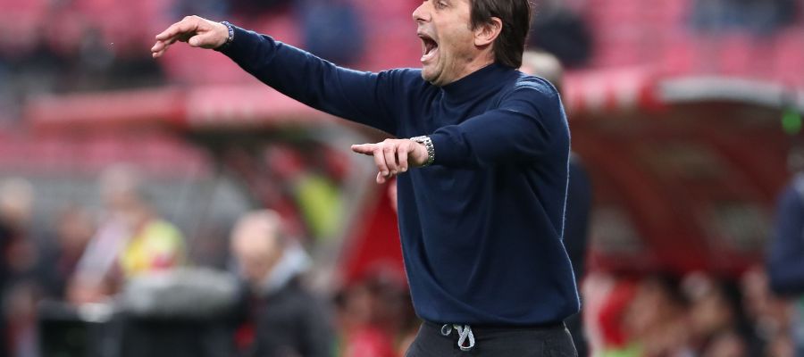 Juventus and Milan are watching what’s going on between Antonio Conte and Napoli with a keen eye, but the former have some reservations.