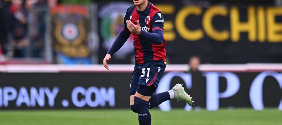 Antonio Conte wants another top-rated center-back to stay at Napoli, and they are eyeing Koni De Winter, Oumar Solet, and Sam Beukema.