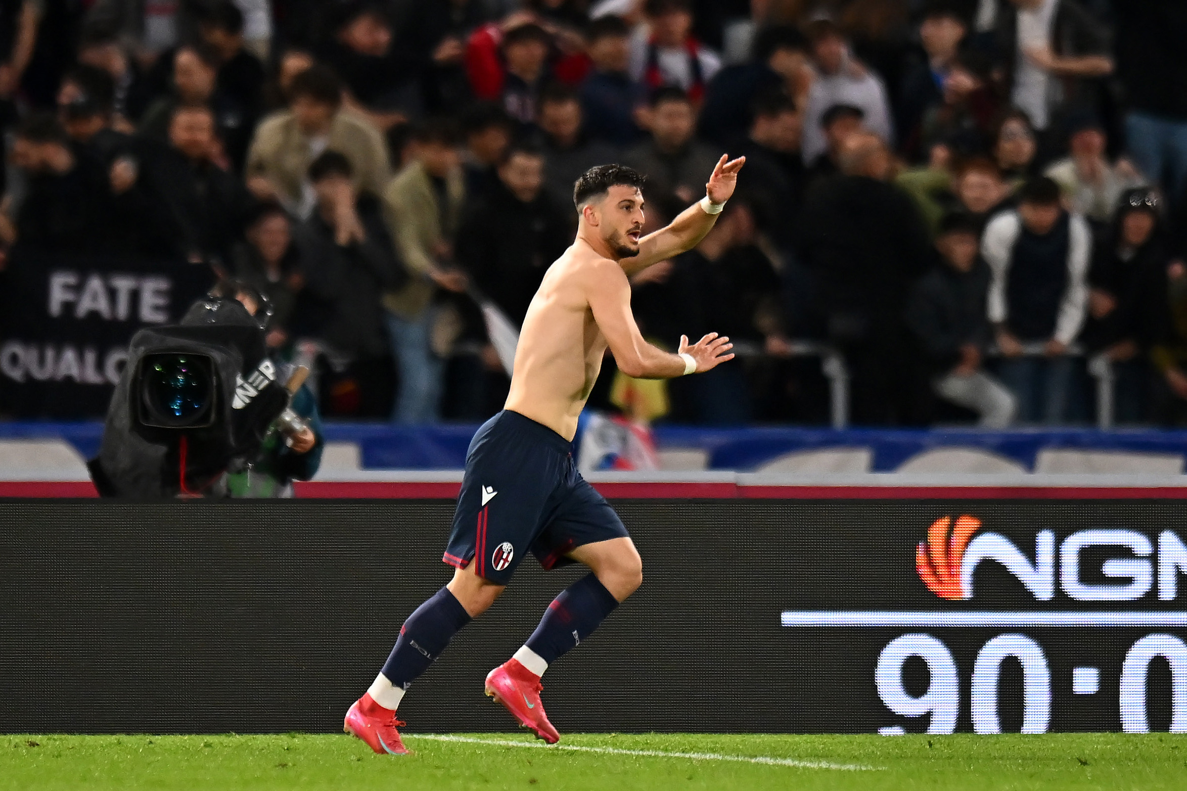 Bologna will be open to discuss the future of Riccardo Orsolini and mull the offers, as a few teams are eyeing him, but only down the line.
