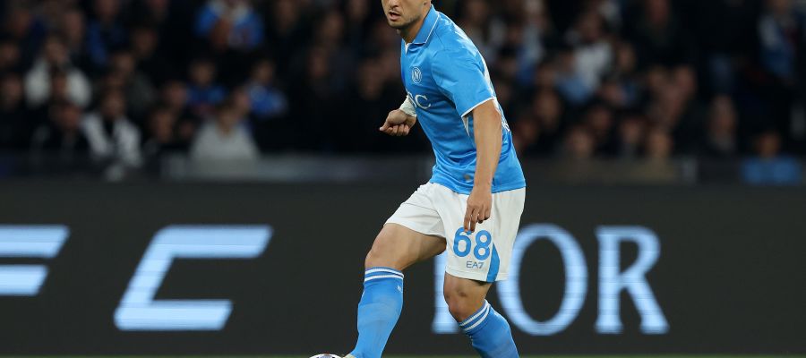 Frank Anguissa isn’t the only Napoli mainstay who might be on his way out, as Stanislav Lobotka is mulling leaving the team too.