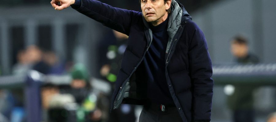 Napoli believe Antonio Conte will stay, but they don’t want to be unprepared should he leave abruptly to take the Milan or the Juventus jobs.